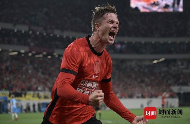 九游官方网站-八连胜!成都蓉城主场3-0轻取河南